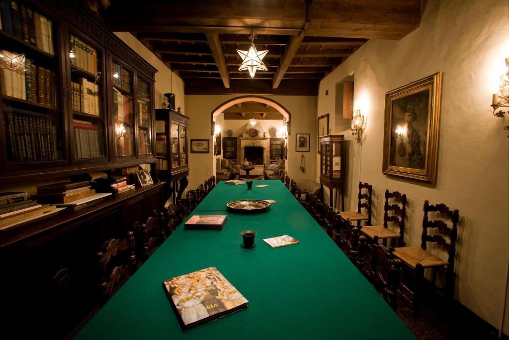 Residenza D'Epoca Eremo Delle Grazie Hotel Monteluco Luaran gambar