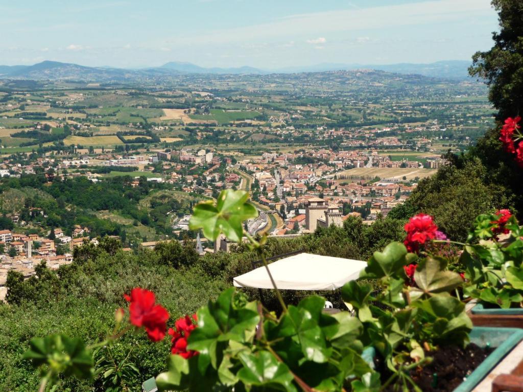 Residenza D'Epoca Eremo Delle Grazie Hotel Monteluco Luaran gambar